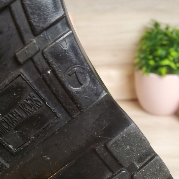 Michael Kors Snow Rain Boots Puffer Faux Fur Black Silver Accents Size 7 * - Picture 12 of 13